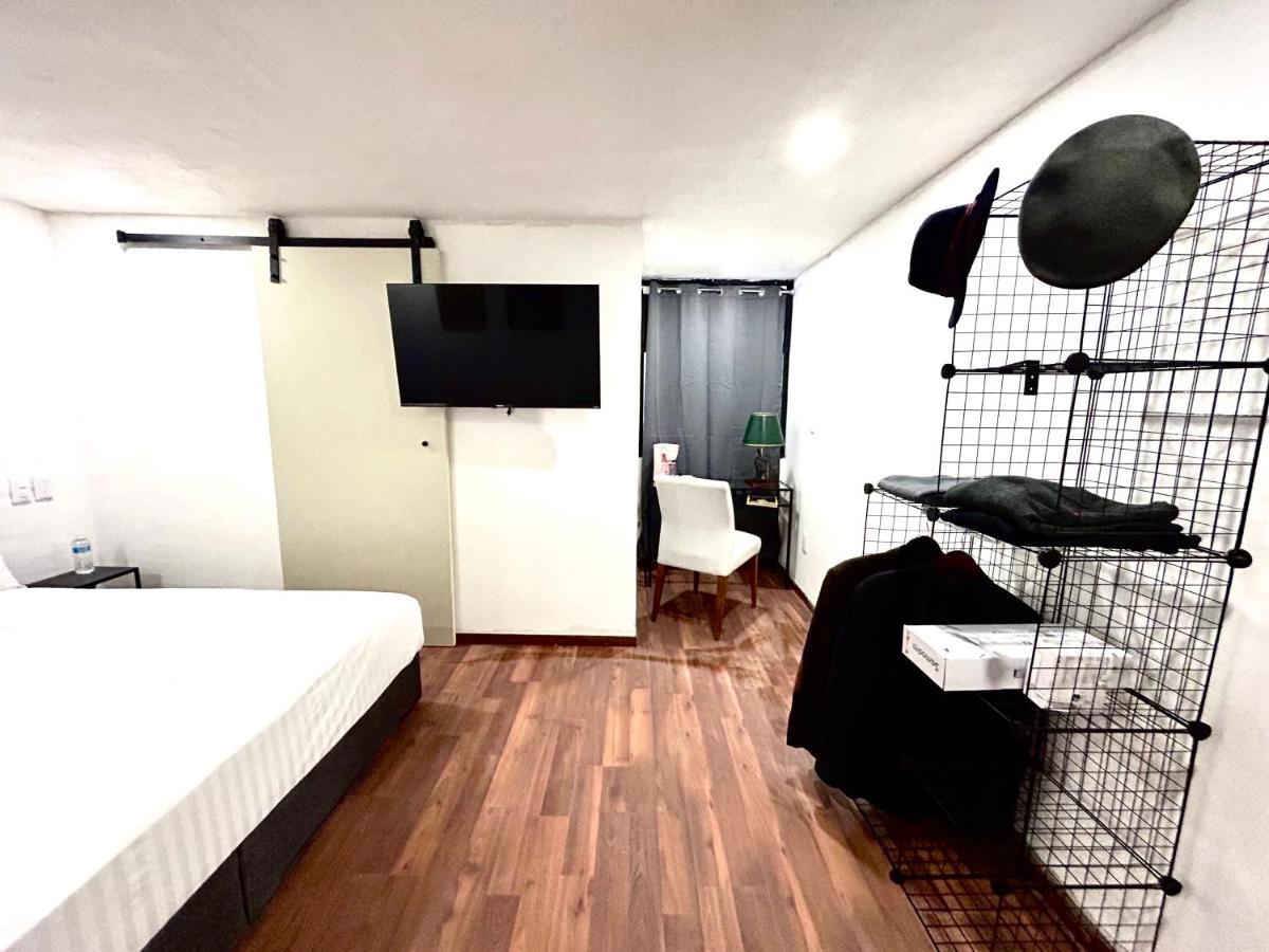 Lindas Suites Eugenio Sue Mexico City Exterior photo
